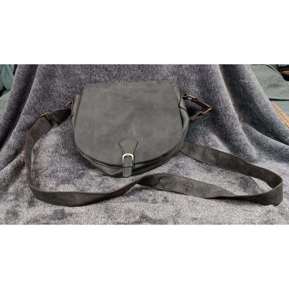 T-Shirt & Jeans Gray Saddle Bag Crossbody Purse Buckle‎ Flap Adjustable Strap